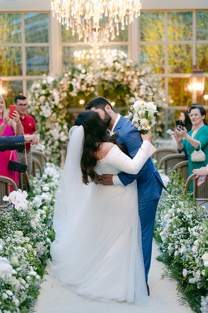 Cássia Quinsler e Guilherme Biondo | Casamento aconchegante no Botânico Quintal