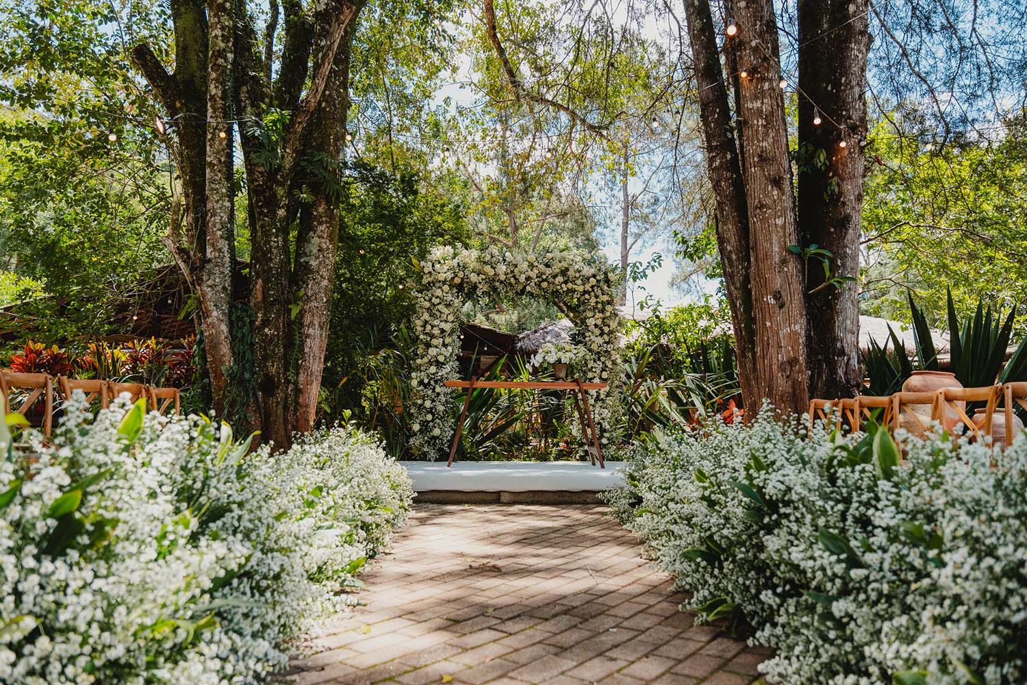 Giulia e André | Casamento leve e cercado de natureza no Rancho Santa Maria