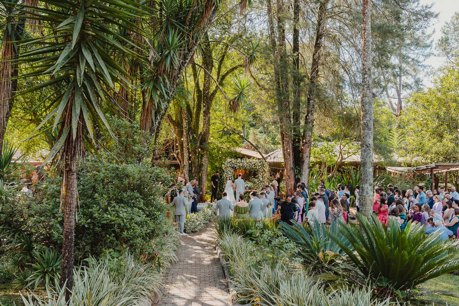 Giulia e André | Casamento leve e cercado de natureza no Rancho Santa Maria