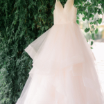 Pantone Peach Fuzz - Ale Marques Foto - Vestido de Noiva Amora Bridal