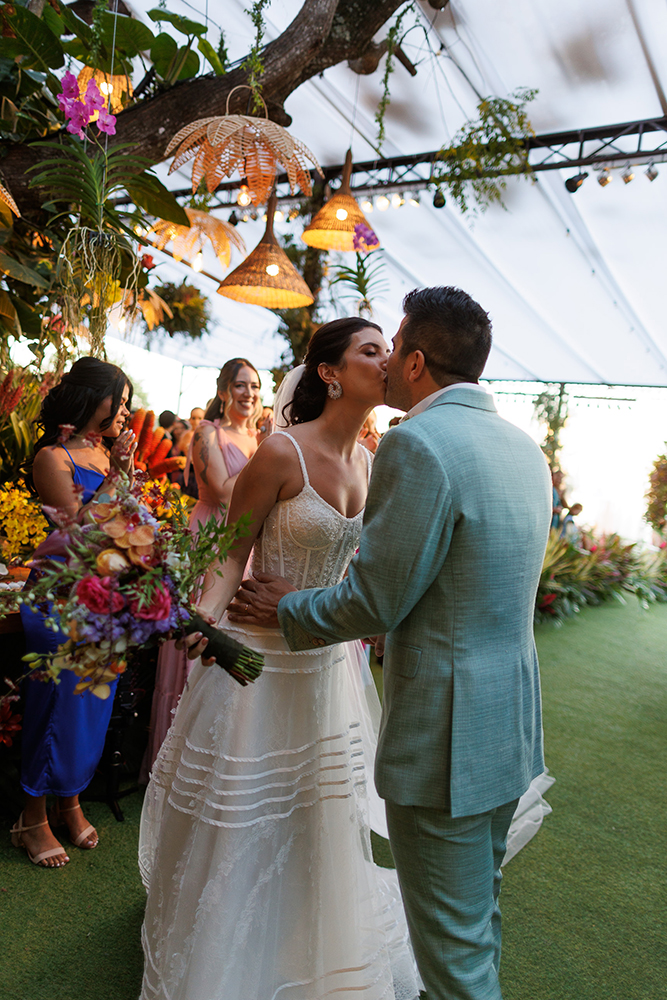 Laíssa e Thiago | Casamento urban jungle na Cosy Casa Mirante