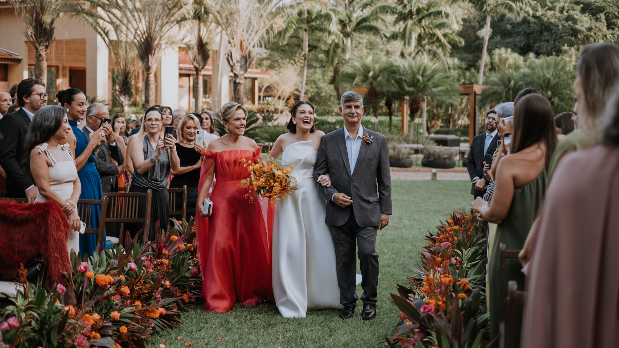 Letícia e Lucas | Casamento vibrante no campo, por Bella Flor