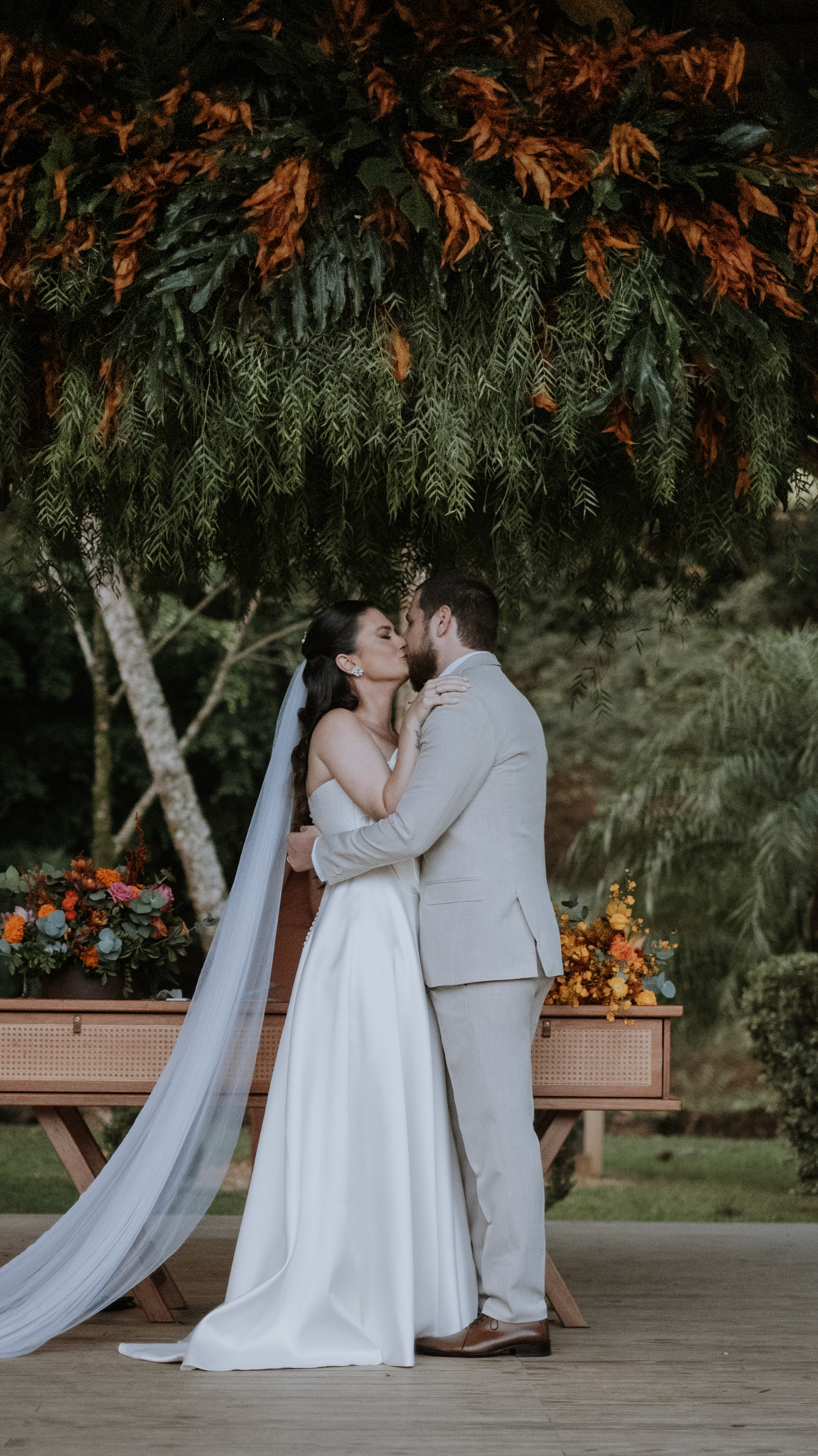 Letícia e Lucas | Casamento vibrante no campo, por Bella Flor