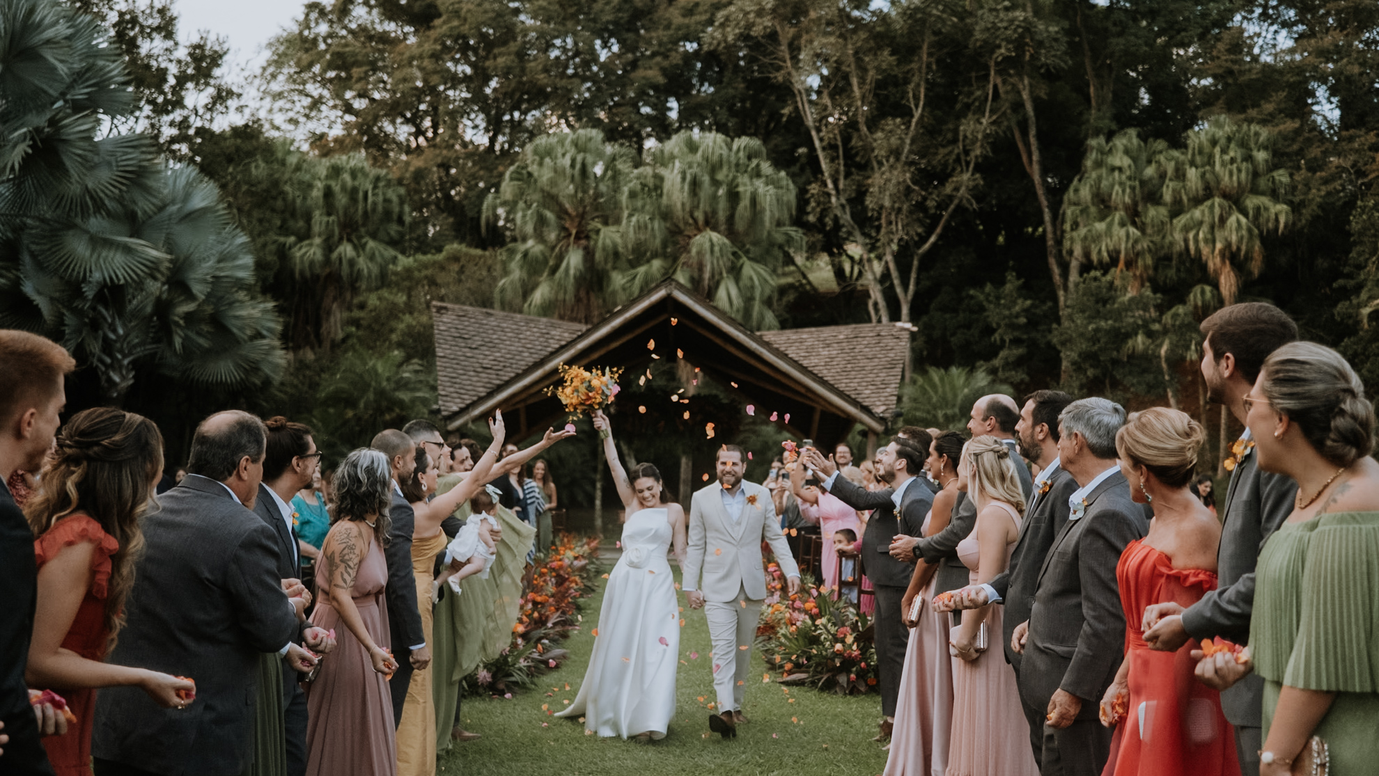 Letícia e Lucas | Casamento vibrante no campo, por Bella Flor