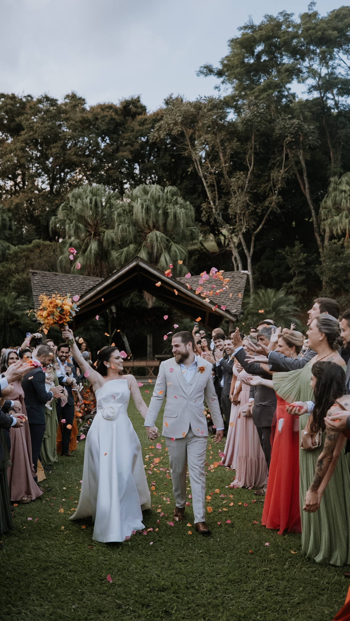 Letícia e Lucas | Casamento vibrante no campo, por Bella Flor