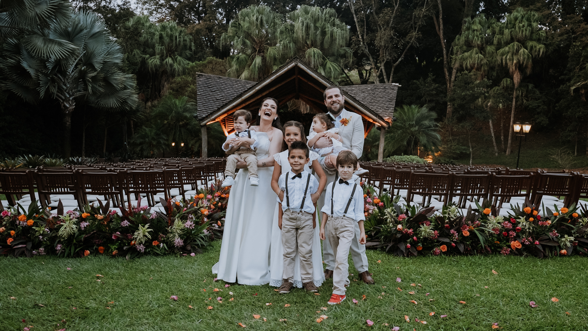 Letícia e Lucas | Casamento vibrante no campo, por Bella Flor