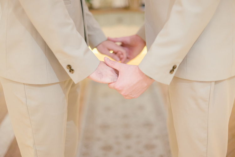 Alex e Caio | Home wedding: casamento civil na Casinha Quintal