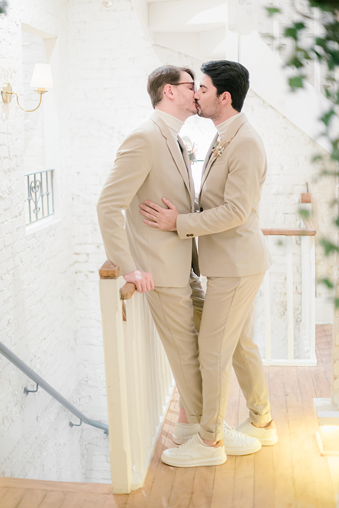 Alex e Caio | Home wedding: casamento civil na Casinha Quintal