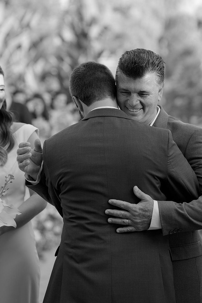 Priscila e Lucas | Casamento leve com cerimônia ao ar livre