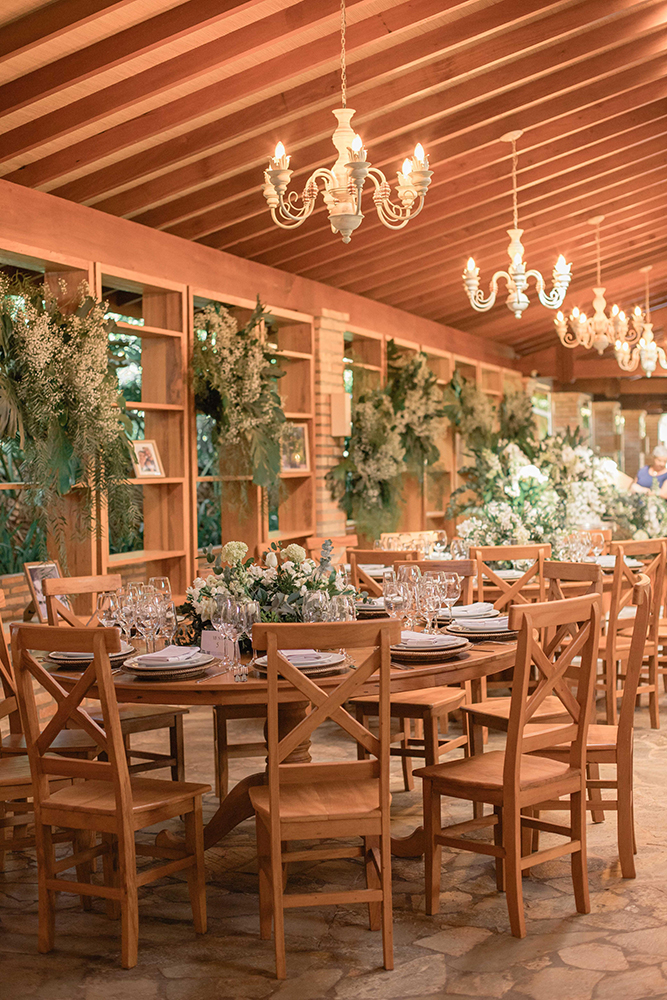 Priscila e Lucas | Casamento leve com cerimônia ao ar livre