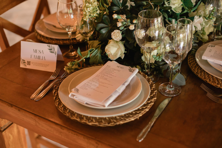 Priscila e Lucas | Casamento leve com cerimônia ao ar livre