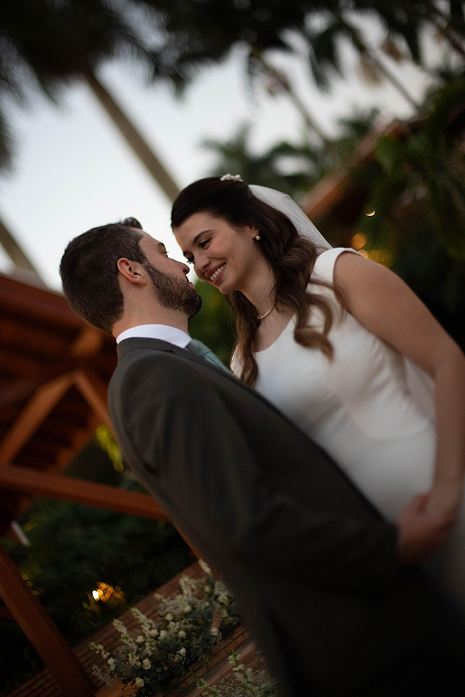 Priscila e Lucas | Casamento leve com cerimônia ao ar livre