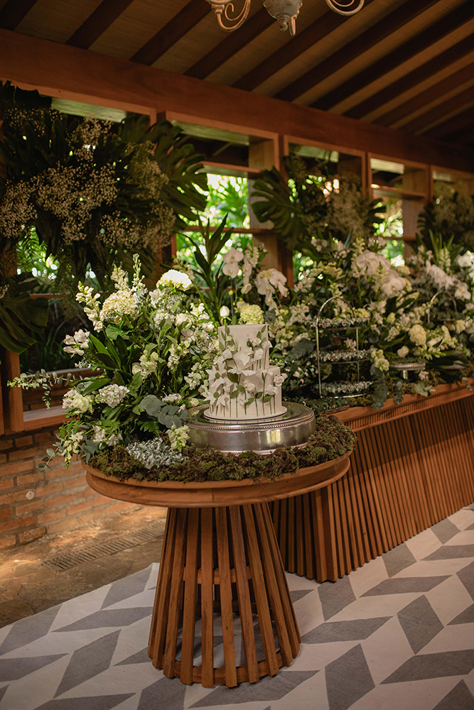 Priscila e Lucas | Casamento leve com cerimônia ao ar livre