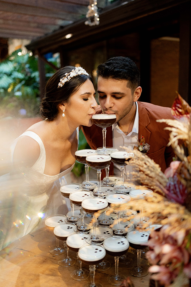 Editorial Mocha Mousse | Pantone 2025: elegância sutil nos casamentos