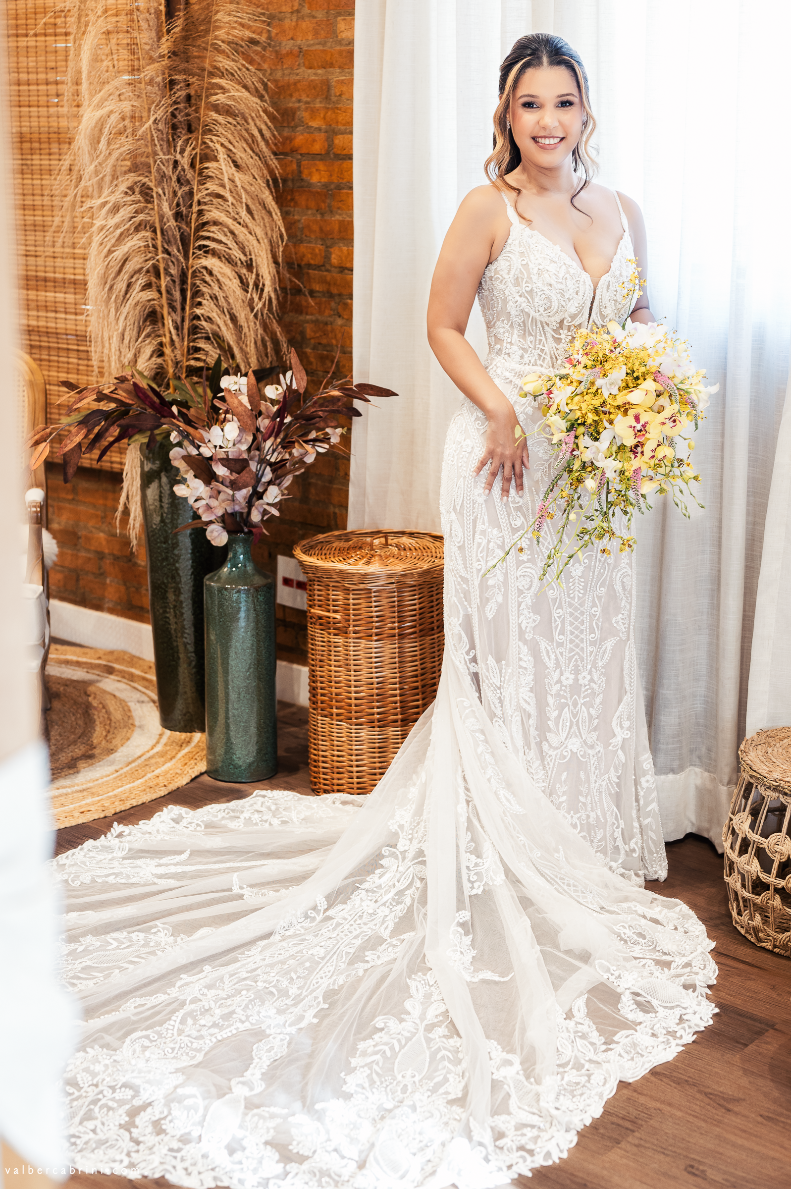 Camila e Renato | Casamento colorido no campo por Tatiane Albini