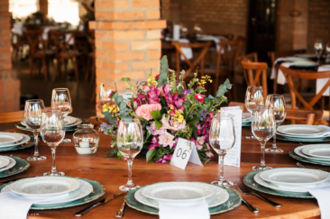 Camila e Renato - Casamento colorido no campo por Tatiane Albini 20