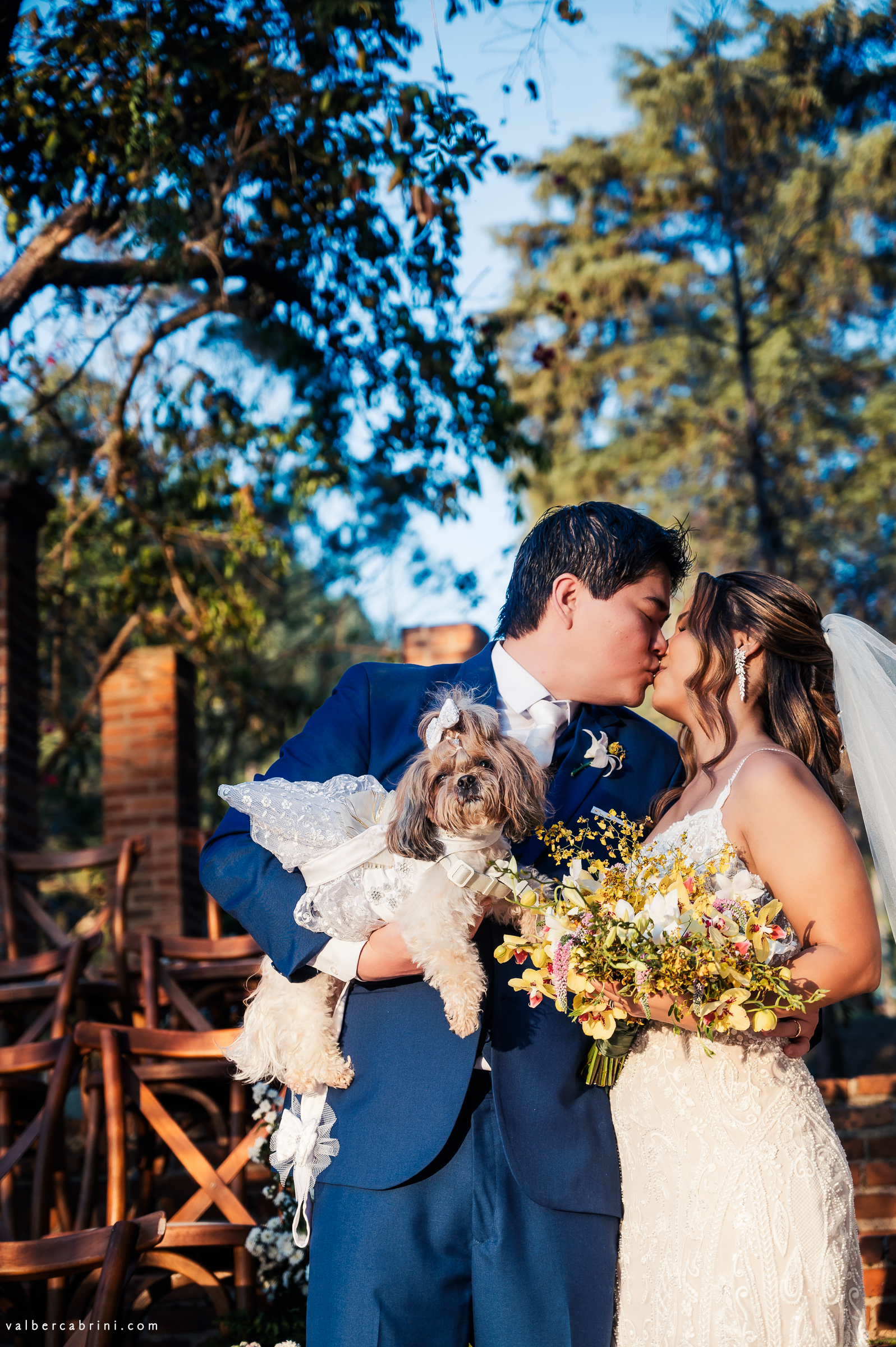 Camila e Renato | Casamento colorido no campo por Tatiane Albini