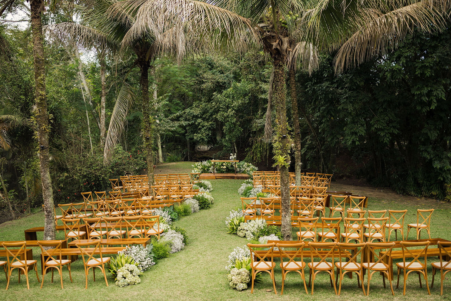 Débora e Johnny | Destination wedding no Club Med Rio das Pedras por Múltipla Eventos