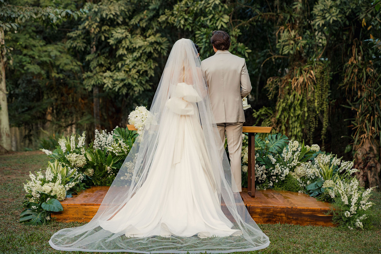 Débora e Johnny | Destination wedding no Club Med Rio das Pedras por Múltipla Eventos