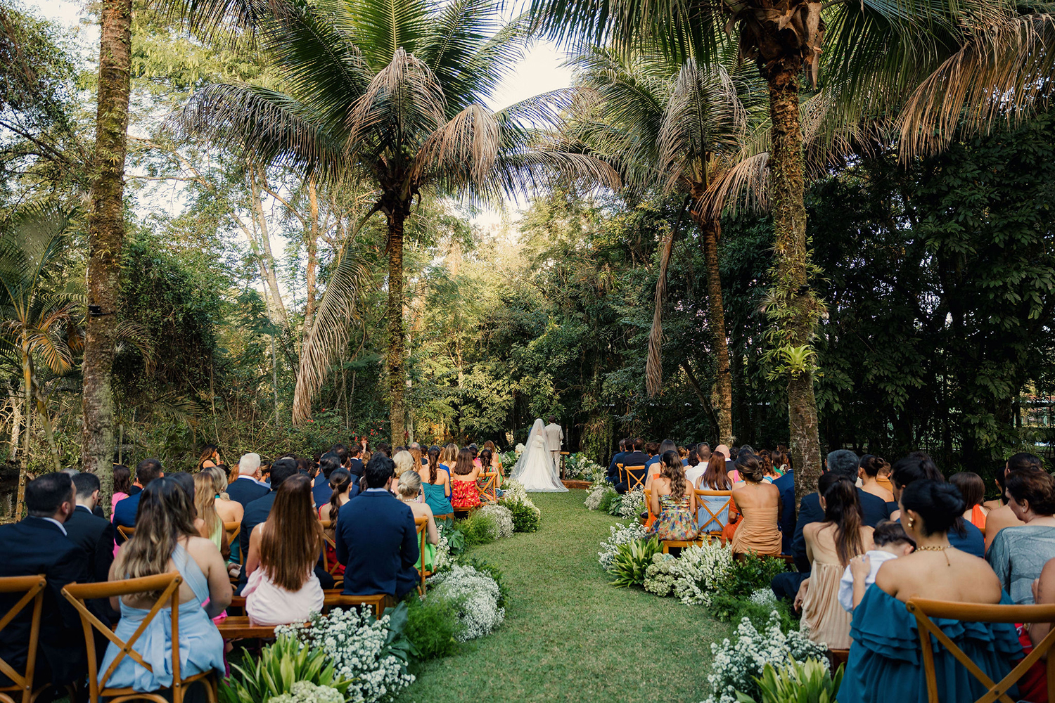 Débora e Johnny | Destination wedding no Club Med Rio das Pedras por Múltipla Eventos